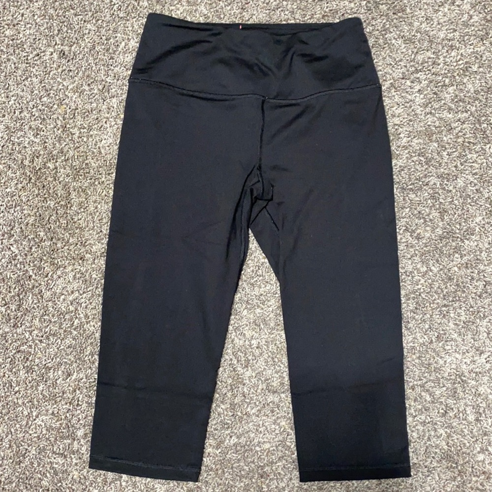 VS Sport capris